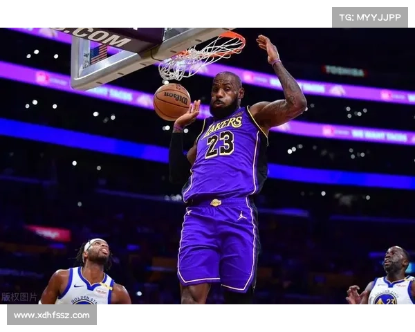 布朗轰下23分8助攻精彩表现回顾 展现全能球技带领球队奋勇前行